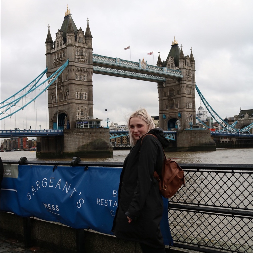Meet your Posher, Joely